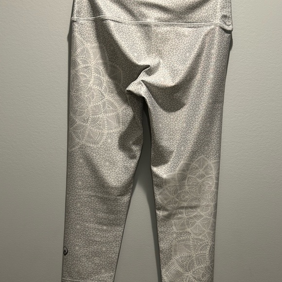 MyInnerFire Canadian Made Yoga Capri Leggings with Mandala Inspired Design - Picture 4 of 5